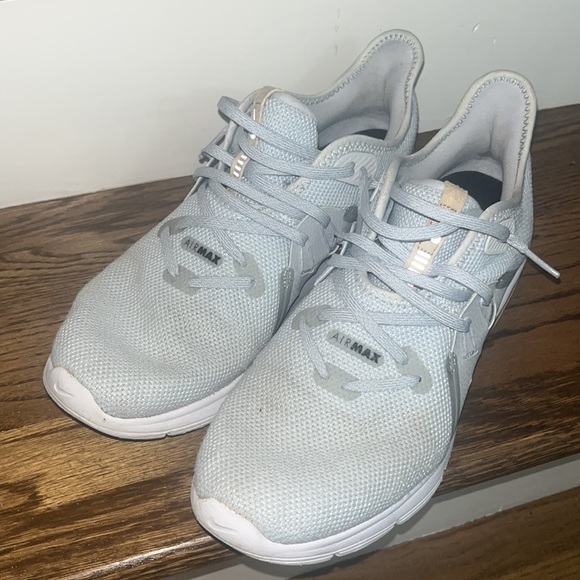 Nike Air Max - Picture 2 of 5